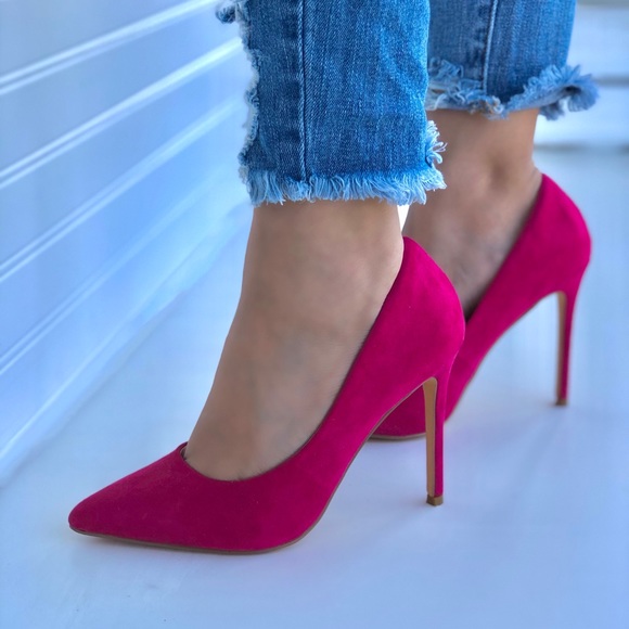 Shoes - Hot pink pumps